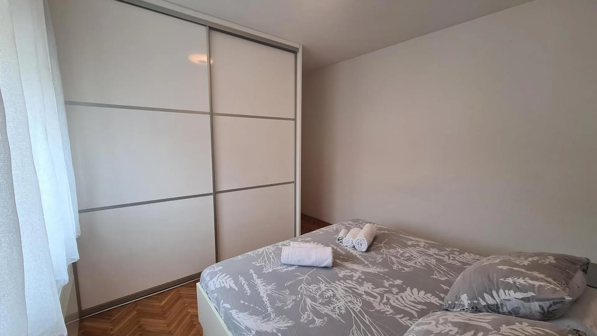 Lelo Apartment With Jacuzzi And Free Parking Zadar 0*,