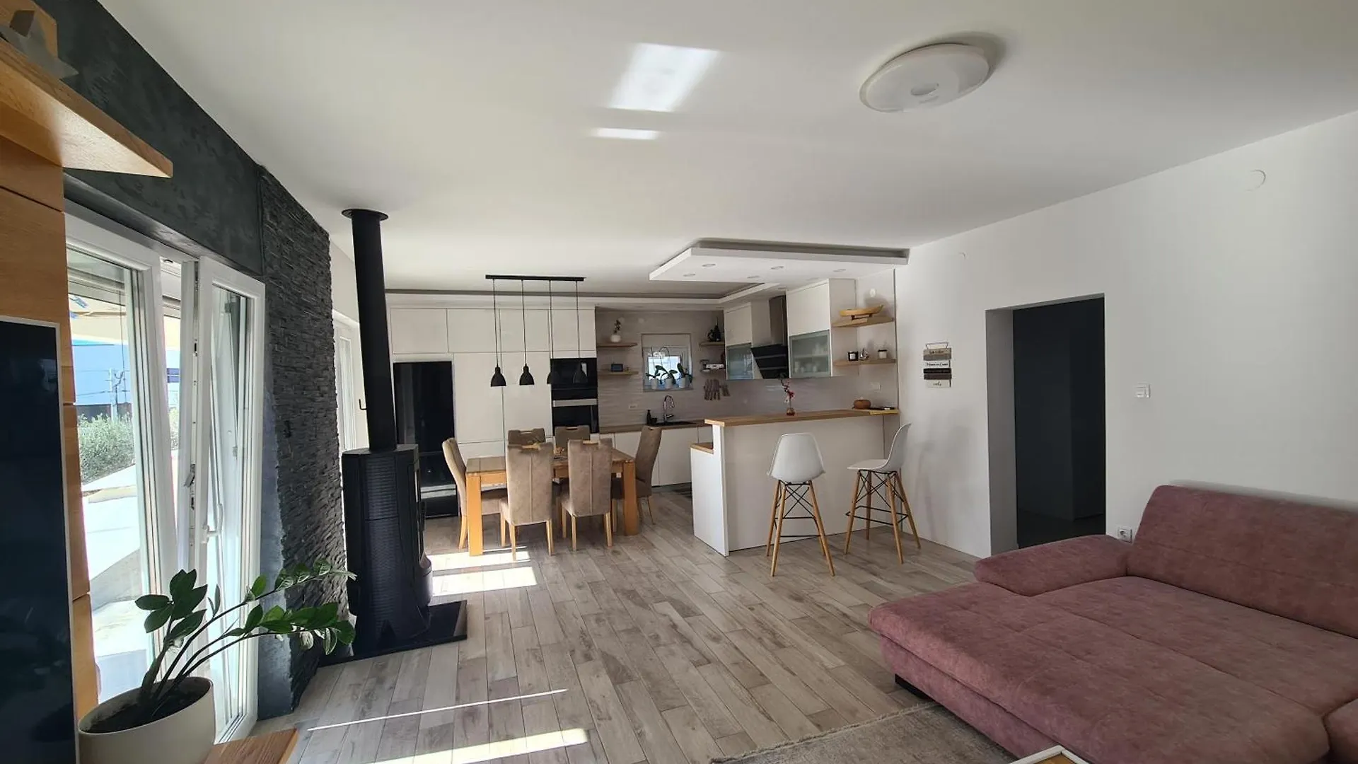 Lelo Apartment With Jacuzzi And Free Parking Zadar