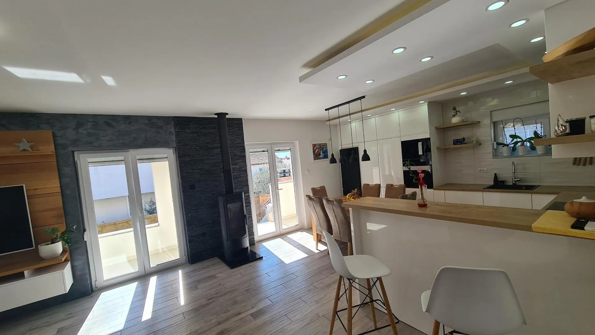 Lelo Apartment With Jacuzzi And Free Parking Zadar